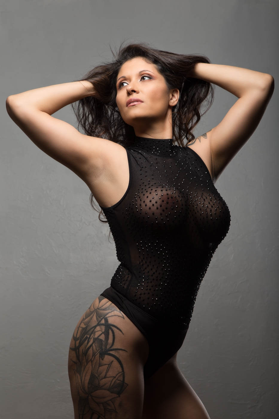Fit and Beautiful Jesseana Fernandes in black body suit