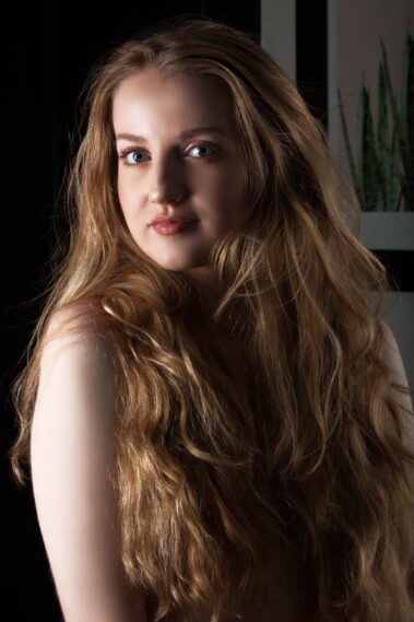 Glamour Shots image of Elissa Morris