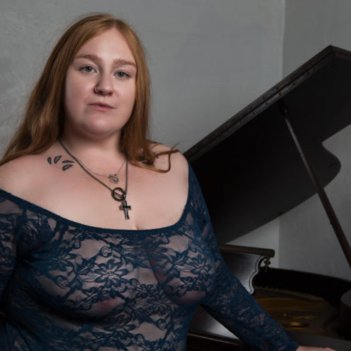 glamour-model-ivy-ren-boudoir-shot