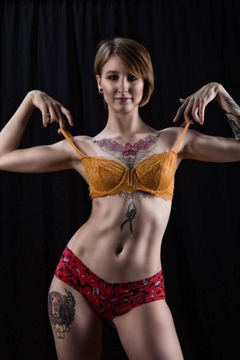 steamy-portraits-irina-volkoff-photography-okc-yellow-red